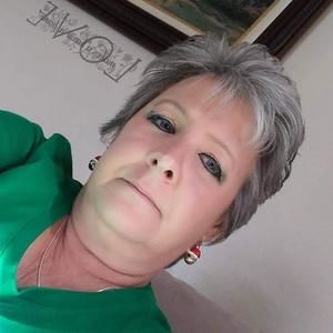 Meet your Posher, Debbie